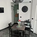 Host House شقة *