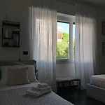 Daire Host House